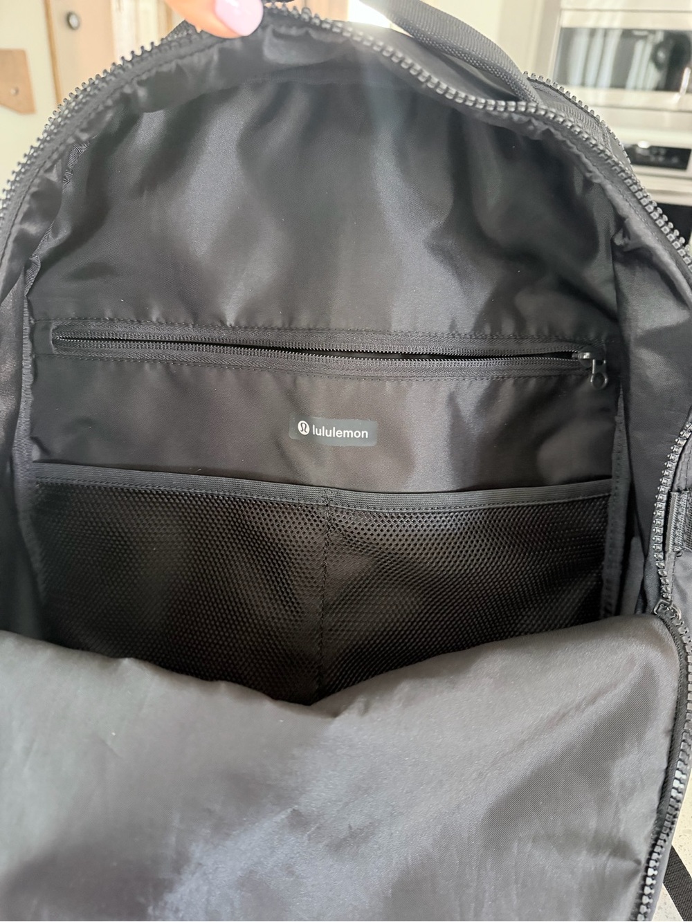 lululemon athletica Black New Crew Backpack - Picture 4 of 5